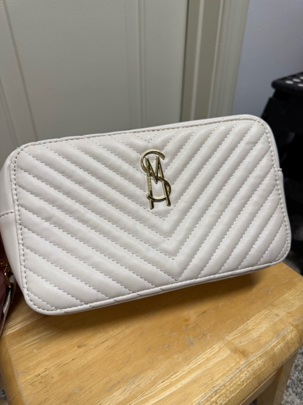 Steve Madden Cream Quilted Camera Crossbody with Logo Strap - Picture 2 of 4